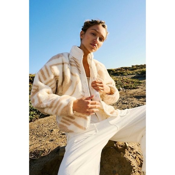 Boho FREE PEOPLE Rocky Ridge Sherpa Bomber Jacket Snow Combo Teddy Coat - Picture 3 of 10